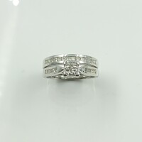18ct White Gold Ladies Bridal Set Rings with Princess Cut Diamonds (Pre-Owned)