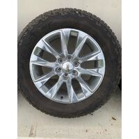 GMC Silverado 1500 Rims & Tyres Bridgestone Size 275/60/R20 x 4