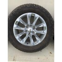 Silverado 1500 Rims & Tyres Bridgestone Size 275/60/R20 (Pre-owned)