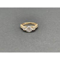 Ladies 10ct Yellow Gold Moissanite Stone Ring (Pre-Owned)