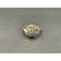 Ladies 18ct Yellow Gold Diamond Flower Ring