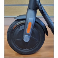 Segway Ninebot F25 Electric Scooter 20km Range 25Kph 100kg Load 10 Inch Tyres
