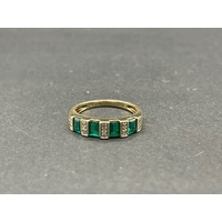 Ladies 9ct Yellow Gold Green Gemstone and Diamond Ring