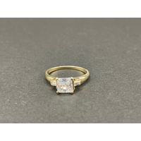 Ladies 9ct Yellow Gold Cubic Zirconia Ring