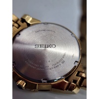 Seiko V157-0BF0 Date Display Gold Tone Stainless Steel 10Bar Solar Mens Watch
