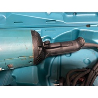  Makita GA9060K 9 Inch 230mm Corded Angle Grinder with Hard Case
