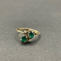 Ladies 9ct Yellow Gold Green Gemstone and Diamond Ring