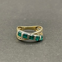 Ladies 9ct Yellow Gold Green Gemstones and Diamonds Ring