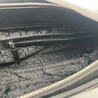 Calvin Klein Estilo HIGAVVD2 Black Tote Women's Handbag Logo Design