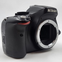 Nikon D5100 16.2MP DSLR Camera Kit 18-55mm VR Lens 8GB SD with Charger Strap