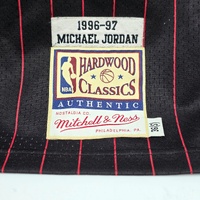 Mitchell & Ness Michael Jordan Bulls 1996-97 Authentic Jersey 36/S