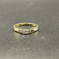 Ladies 9ct Yellow Gold Natural Diamond Ring