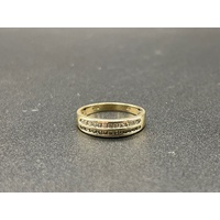 Ladies 9ct Yellow Gold Natural Diamond Ring