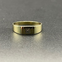 Mens 9ct Yellow Gold Diamond Signet Ring