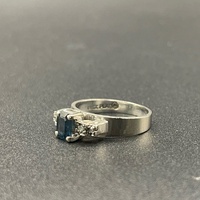 Ladies 18ct White Gold Blue Sapphire & Diamond Ring