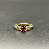 Ladies 18ct Yellow Gold Red Gemstone & Diamond Ring