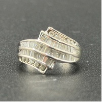 Ladies 9ct White Gold Diamond Cluster Ring