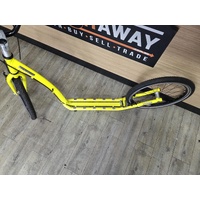 Kostka Twenty Max Adult Footbike Kick Scooter 20/20 Wheels 150kg Neon Yellow