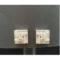 Ladies 18ct White Gold Diamond Cluster Stud Earrings
