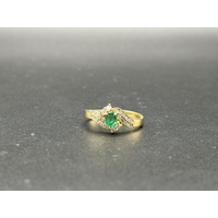 Ladies 18ct Yellow Gold Green Stone & Diamond Ring