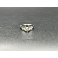 Ladies 18ct White Gold Diamond Solitaire Ring