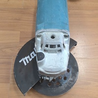 Makita GA9060 230mm 9 Inch Corded Angle Grinder 2200W Heavy Duty Power Tool