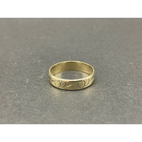 Unisex 9ct Yellow Gold Heart Print Band Ring