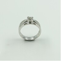 18ct White Gold Ladies Bridal Set Rings with Princess Cut Diamonds (Pre-Owned)