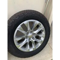 GMC Silverado 1500 Rims & Tyres Bridgestone Size 275/60/R20 x 4