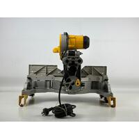 DeWalt DWS780-XE 12" Double Bevel Sliding Compound Miter Compact Powerful