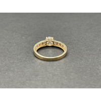 Ladies 9ct Yellow Gold CZ Stone Ring (Pre-Owned)