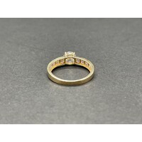 Ladies 9ct Yellow Gold CZ Stone Ring (Pre-Owned)