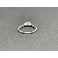 Ladies 9ct White Gold Diamond Ring (Pre-Owned)