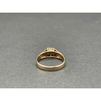 Ladies 9ct Yellow Gold CZ Ring (Pre-Owned)