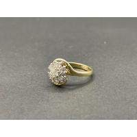 Ladies 18ct Yellow Gold Diamond Flower Ring