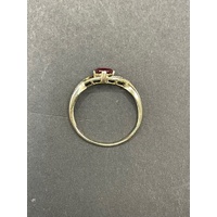 Ladies 9ct Yellow Gold Red Gemstone Ring