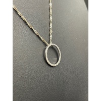 Ladies 9ct White Gold Margarita Twist Link Chain & Circle Pendant