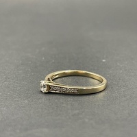 Ladies 10ct Yellow Gold Diamond Ring