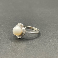 Ladies 18ct White Gold Diamond White Stone Ring