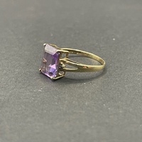 Ladies 9ct Yellow Gold Purple Gemstone Ring