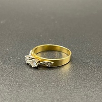 Ladies 18ct Yellow Gold Natural Diamond Ring