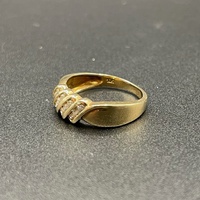 Ladies 10ct Yellow Gold Natural Diamond Ring