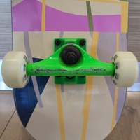 UMA 31" Skateboard Complete with Industrial Trucks – Street & Park Deck