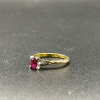Ladies 18ct Yellow Gold Red Gemstone & Diamond Ring