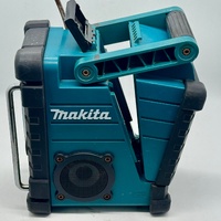 Makita BMR102 18V AM/FM Jobsite Radio Portable Workshop Radio