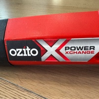 OZITO PXCBLS-018 Cordless Leaf Blower 18V 2.0Ah Battery Kit Lightweight Garden Blower