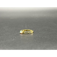 Ladies 18ct Yellow Gold White Opal Ring