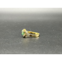 Ladies 18ct Yellow Gold Green Stone & Diamond Ring