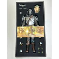 Hot Toys Star Wars Mandalorian and Grogu 1/4 Scale Collectable Figure QS017