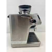 DeLonghi La Specialista Coffee Espresso Maker Machine with Attachments